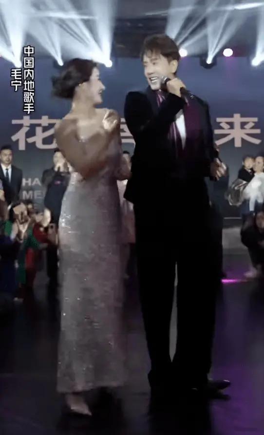 54岁情歌王子毛宁跑商演赚钱，曾8次上春晚，却被捕入狱