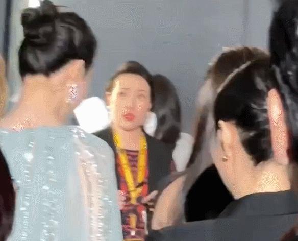 靠撕上位的女明星，这次却成了内娱榜样