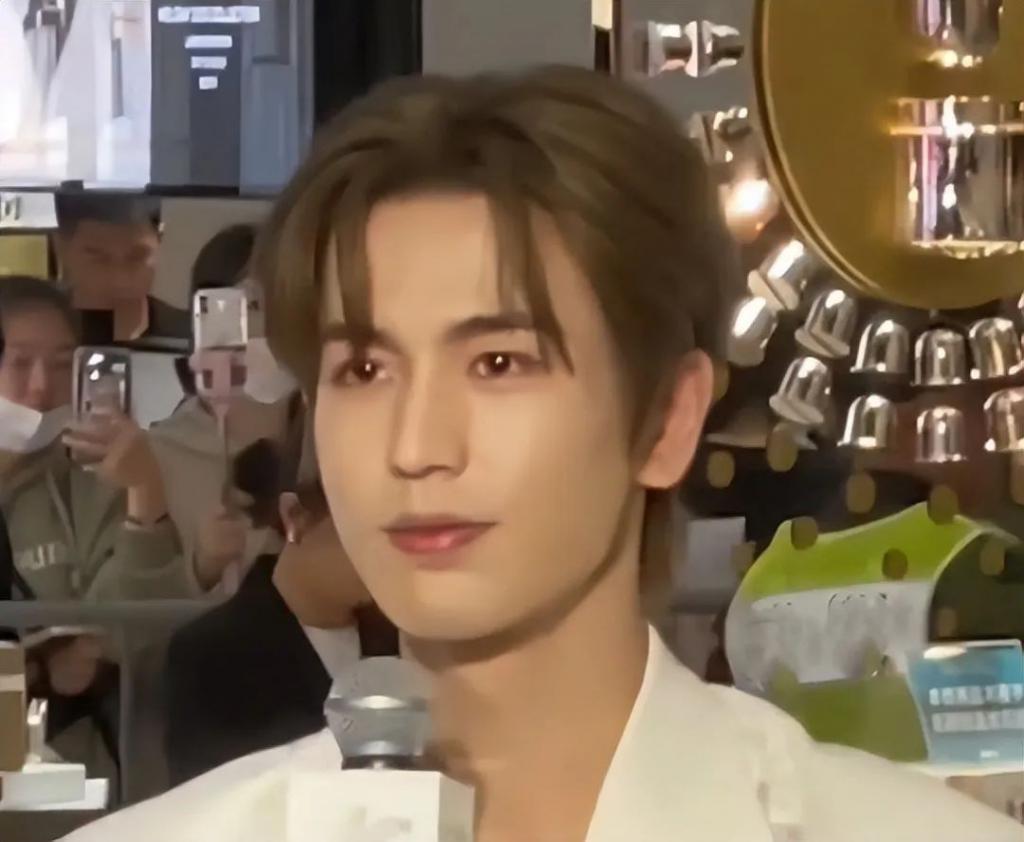 真空的倪妮，土气的赵今麦，女明星审美差距，出来了