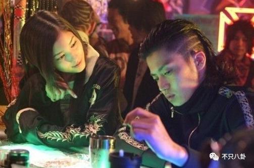 当初为爱疯狂付出那么大代价，如今说离就离了？！