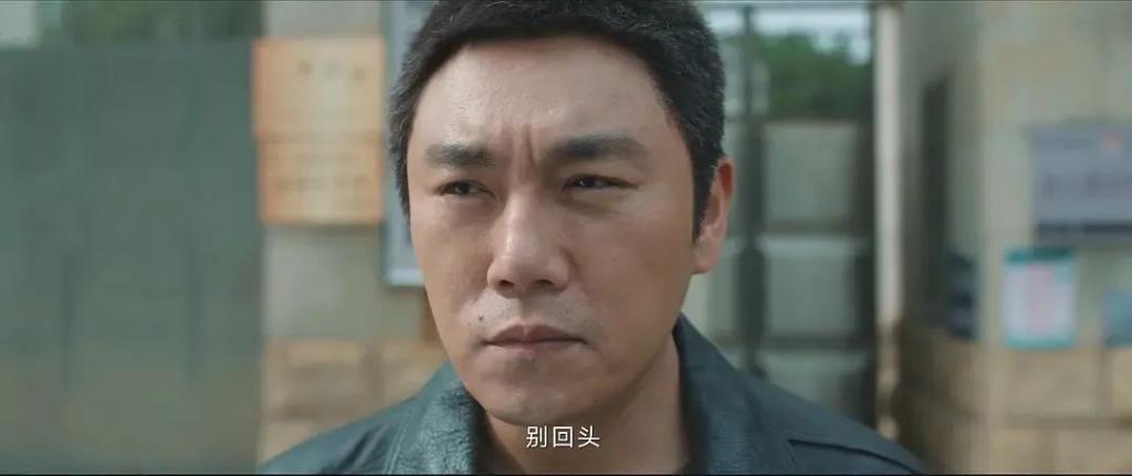 《三大队》唯一的整容脸，原来是个“关系户”，秦昊都带不动