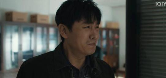 《三大队》唯一的整容脸，原来是个“关系户”，秦昊都带不动