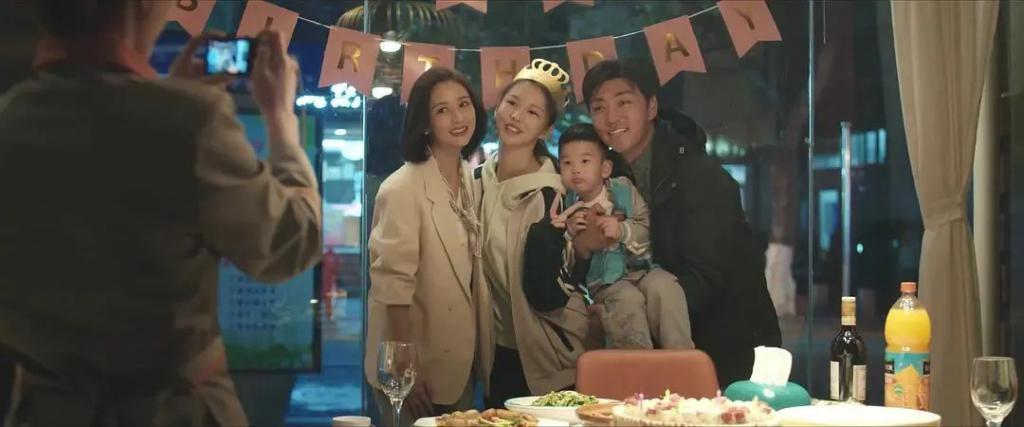 《三大队》唯一的整容脸，原来是个“关系户”，秦昊都带不动