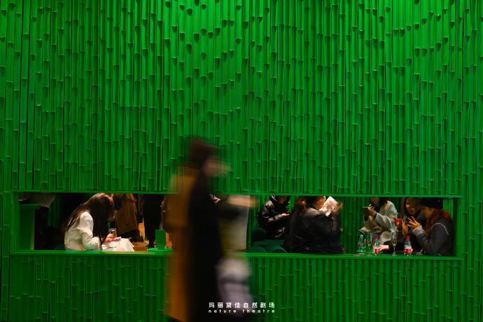 雷军称小米第一辆车「有点贵」/ 46.98 万起，华为问界 M9 大定突破 1 万 / 微信 AI 下月亮相