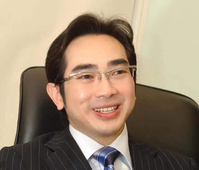 黎姿弟弟遇严重车祸半身瘫痪，时隔16年再次站起来