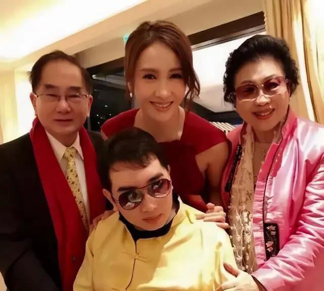 黎姿弟弟遇严重车祸半身瘫痪，时隔16年再次站起来