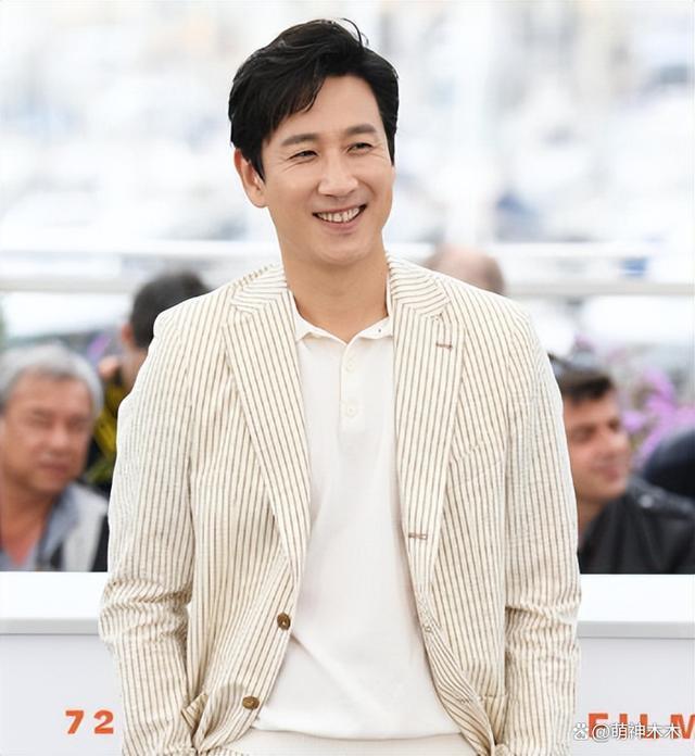 李善均最后一次露面曝光，神情憔悴状态不佳，生前饱受情人威胁