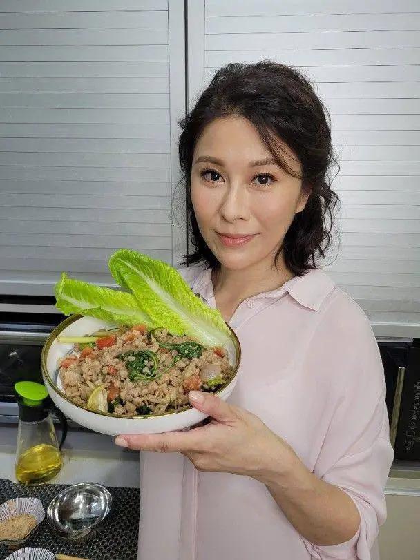 港星黎淑贤自杀遗言曝光！曝其老公出轨抑郁20年