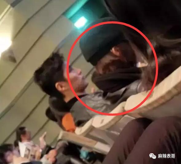 他俩恋爱，有这么吓人？