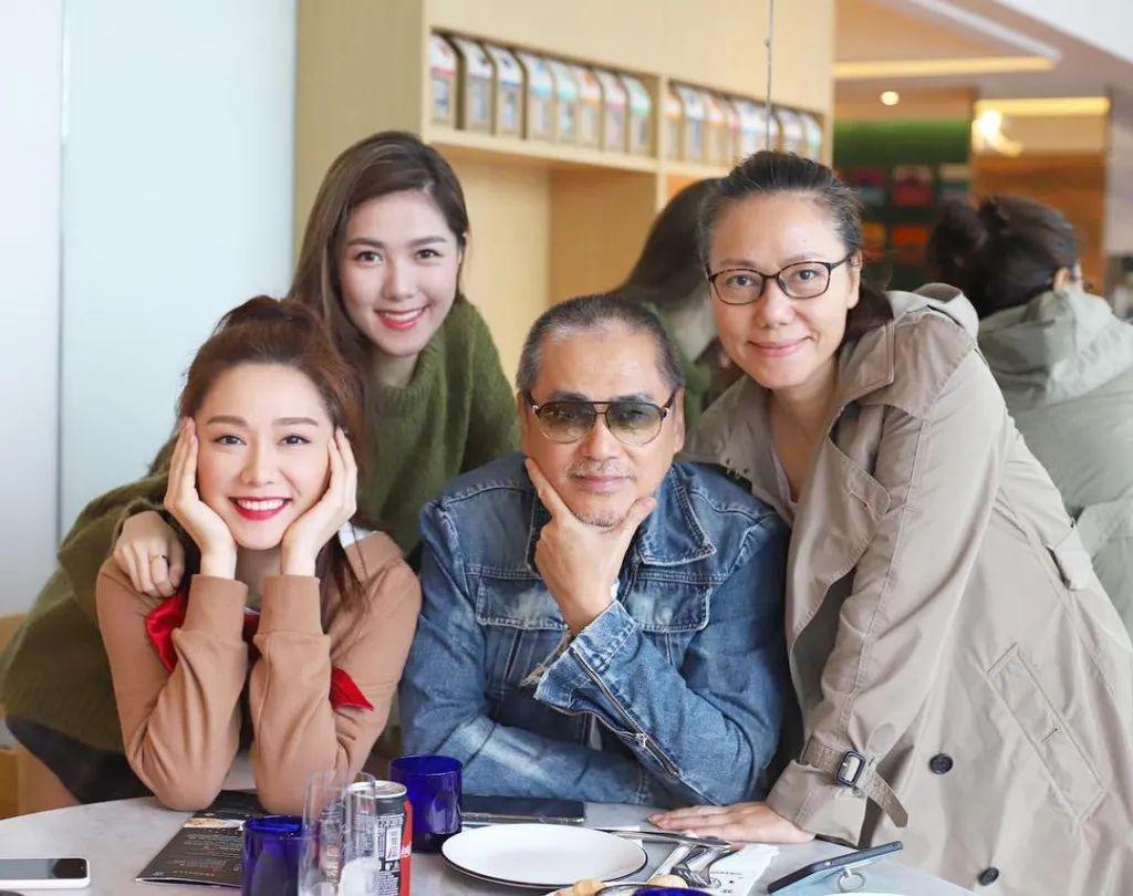 木讷钻石王老五娶内向星二代，婚恋市场上的“时间点”