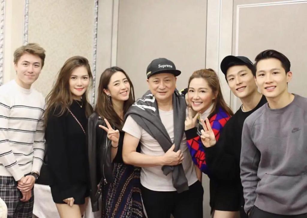 木讷钻石王老五娶内向星二代，婚恋市场上的“时间点”