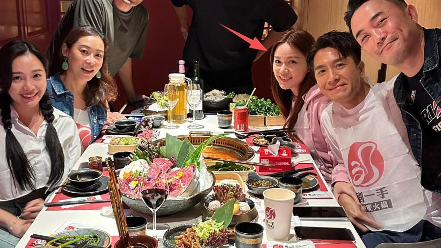 木讷钻石王老五娶内向星二代，婚恋市场上的“时间点”