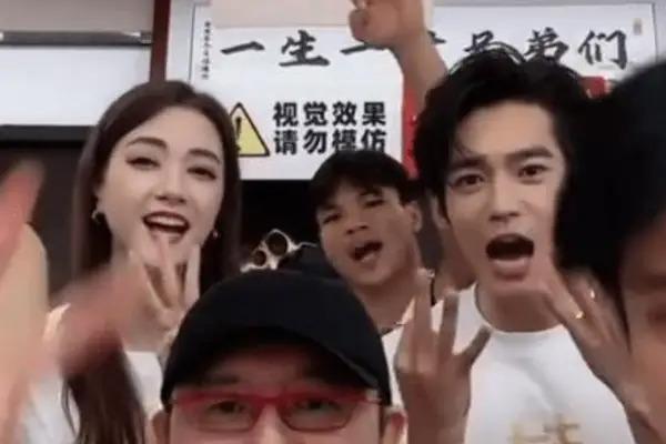 电影在找不跳科目三的“通告间”