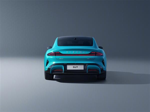 雷军倾力一战！小米汽车SU7官图正式发布：颜值比肩保时捷