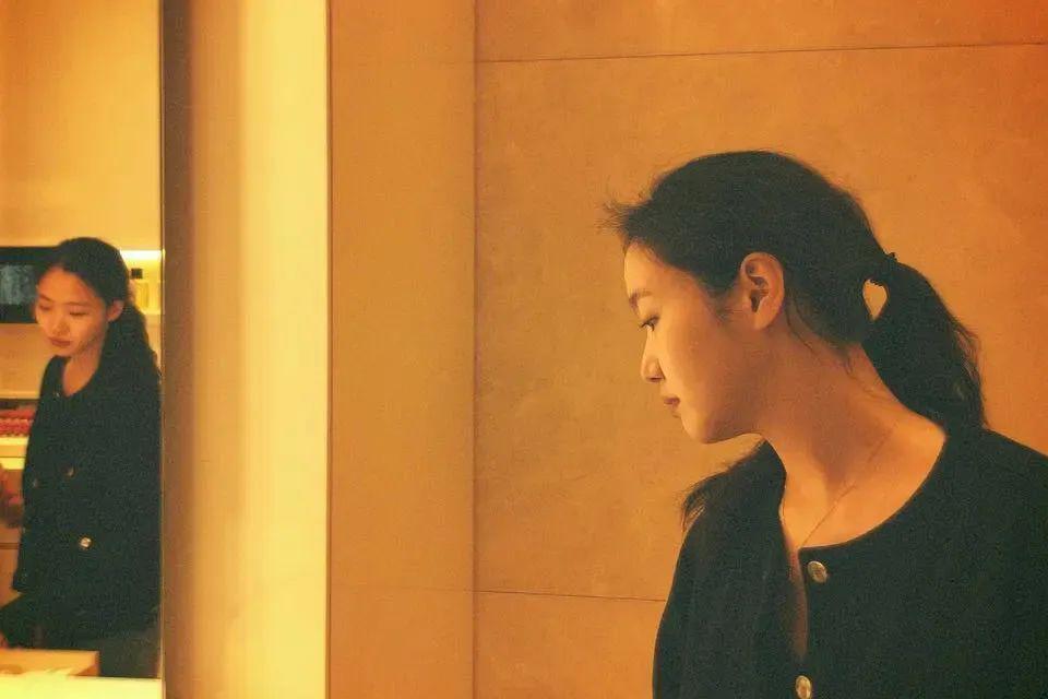 东亚美人，何必苦苦眷恋高鼻梁