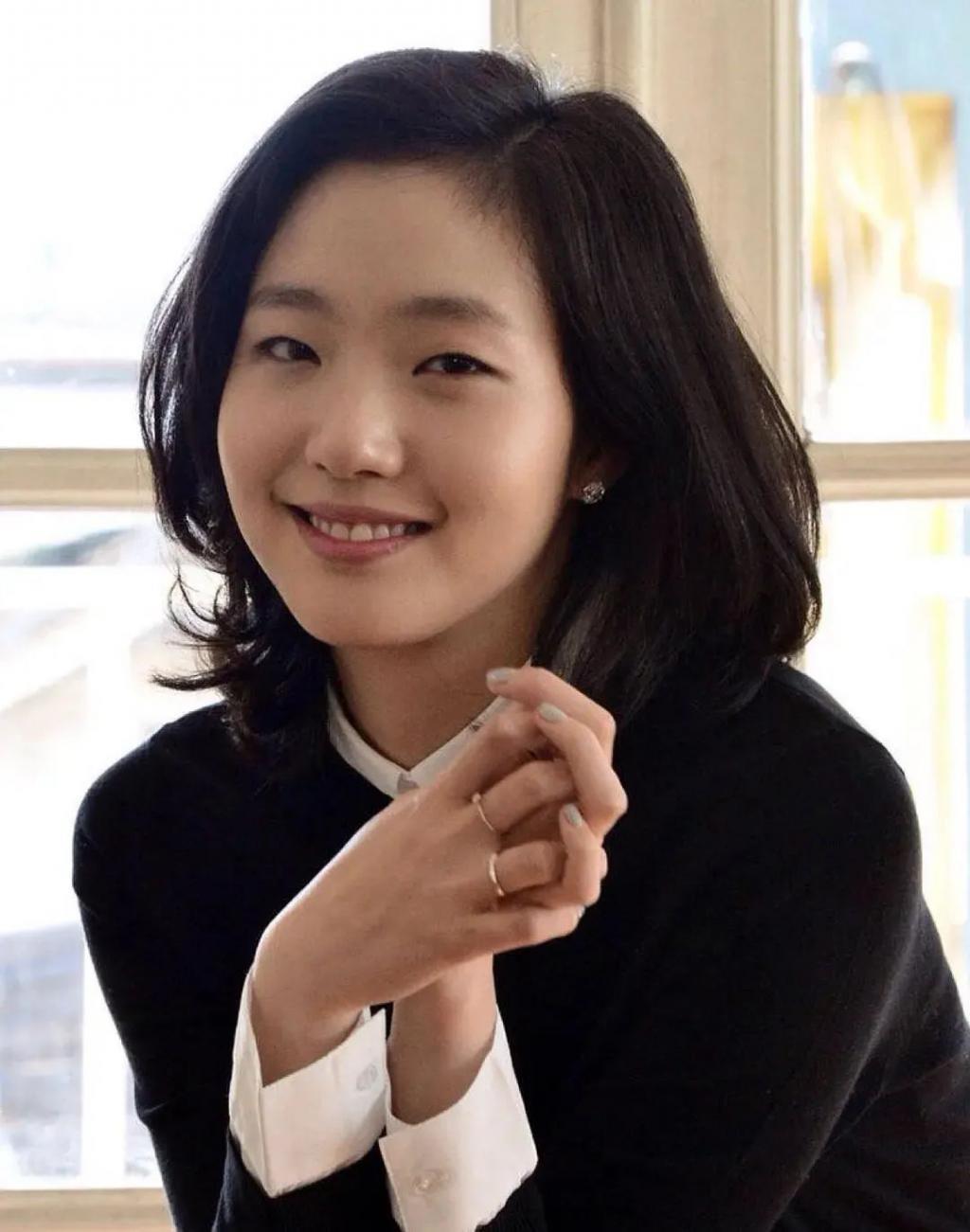 东亚美人，何必苦苦眷恋高鼻梁