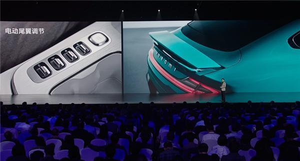 小米汽车SU7内饰首次公布 雷军：坚持保留了几个物理按键