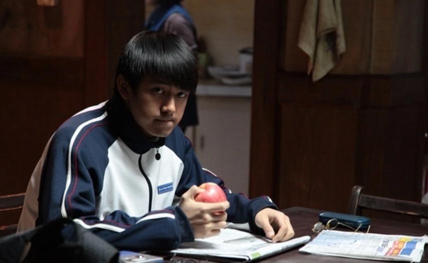 在内娱，他居然丝毫不避讳“谈恋爱”与“看美女”？