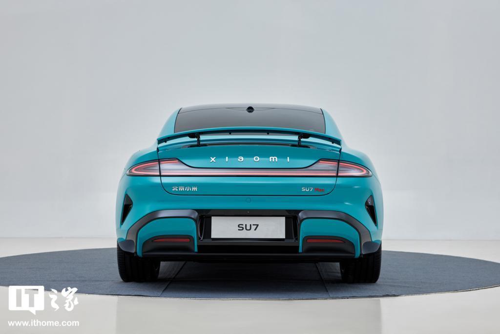 小米汽车 SU7 Max 实拍：全球量产车最低风阻系数，破百2.78秒