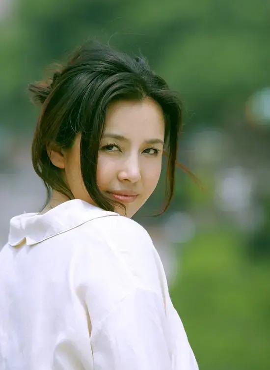 曾被誉为“内地王祖贤”，成了今年热剧的“搞笑胖大妈”