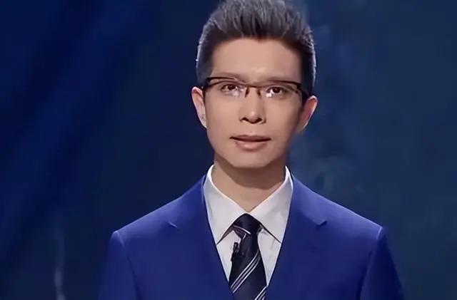 央视“最幽默”的新闻主播，2次高考复读，43岁仍未婚