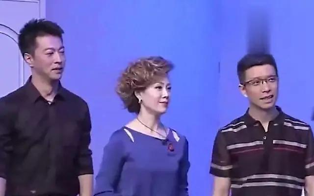 央视“最幽默”的新闻主播，2次高考复读，43岁仍未婚