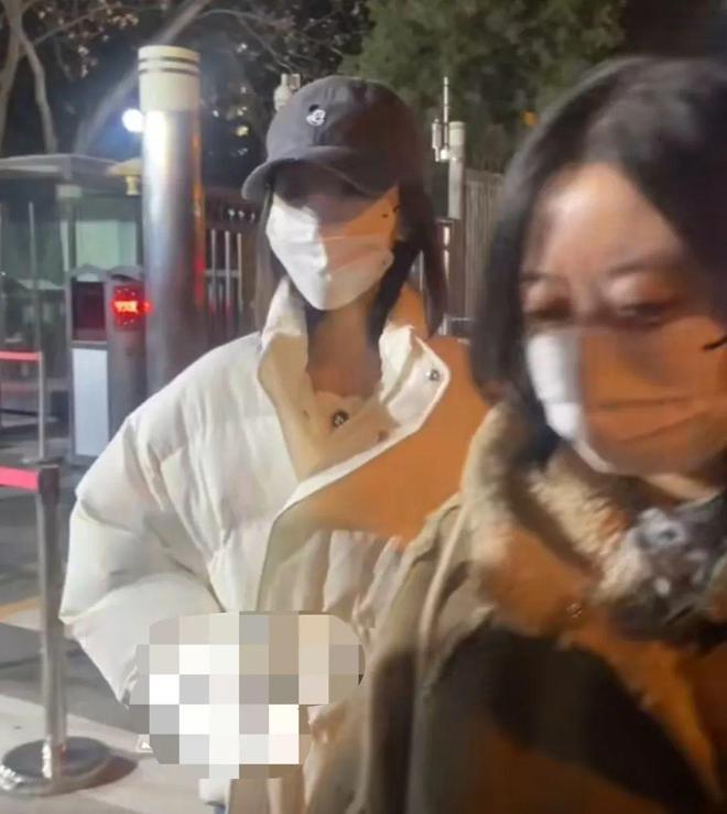 春晚首次彩排来了！毛晓彤章若楠低调现身