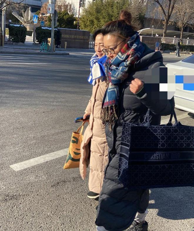 春晚首次彩排来了！毛晓彤章若楠低调现身