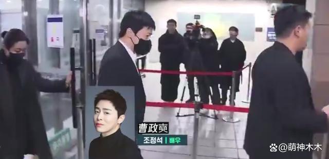 李善均出殡儿子捧遗像，妻子全慧珍哭成泪人，50名亲友送别