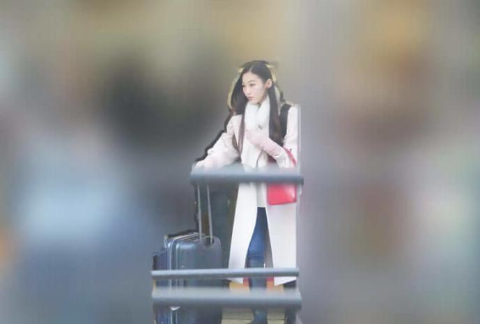 羽生结弦前妻首发声，现身街头模样狼狈，称想回归娱乐圈