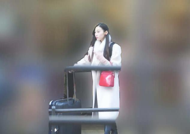 羽生结弦前妻首发声，现身街头模样狼狈，称想回归娱乐圈