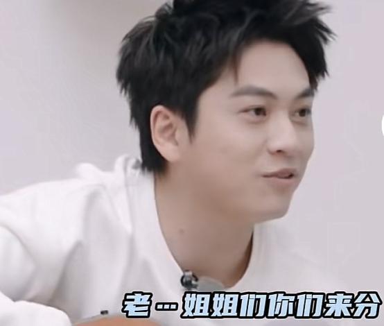 真假？出现一次笑半年，他一夜翻红了吗？