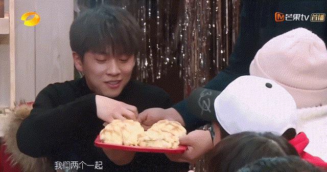 真假？出现一次笑半年，他一夜翻红了吗？