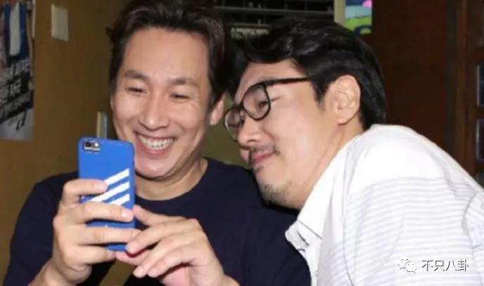 前一天还在开心聚会，第二天就自杀了？！