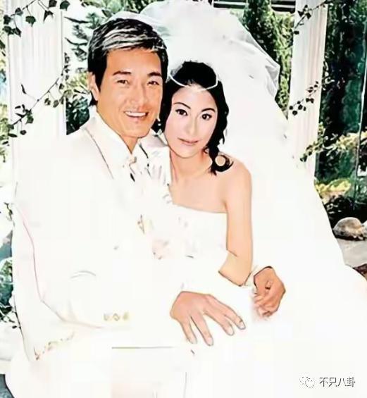 前一天还在开心聚会，第二天就自杀了？！