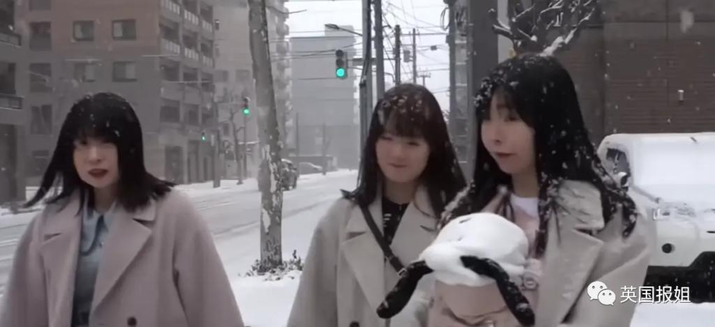 日本最强软饭男?35岁从未工作,靠4个老婆2个女友赚钱养,目标生54个娃?!