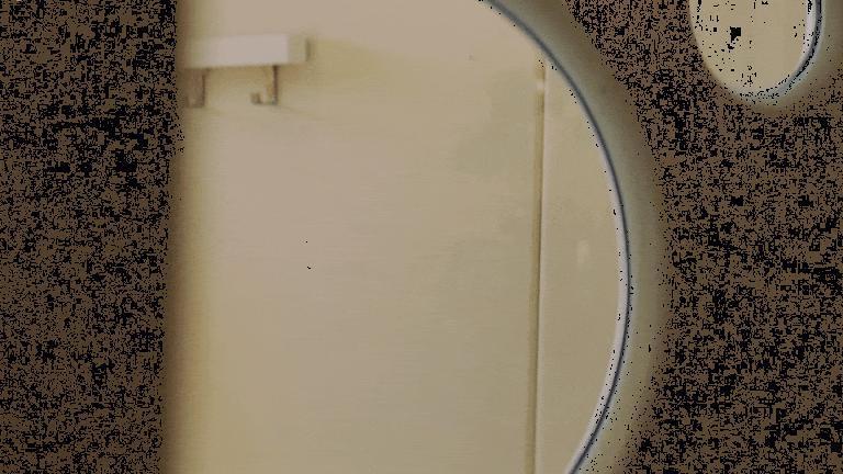 他俩甜归甜，只敢捂眼看…