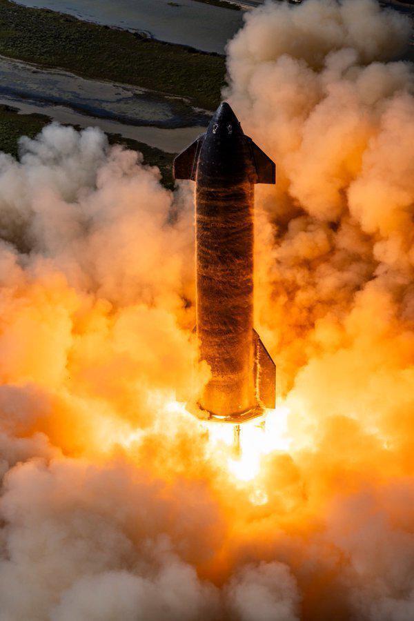 马斯克的2023：赚了7700亿，特斯拉和SpaceX很风光，推特却估值减半