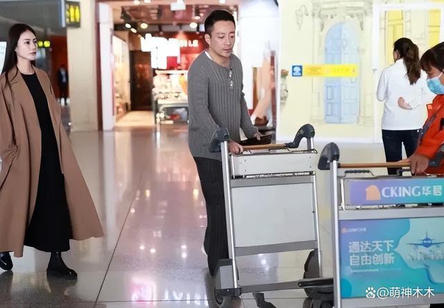 汪小菲公开新女友！两人携手返台跨年，动作亲密毫不避嫌