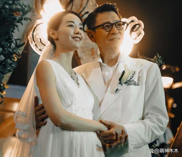 两大资本对战电影跨年档！拉帮结派互相排挤，抱团宣传场面尴尬