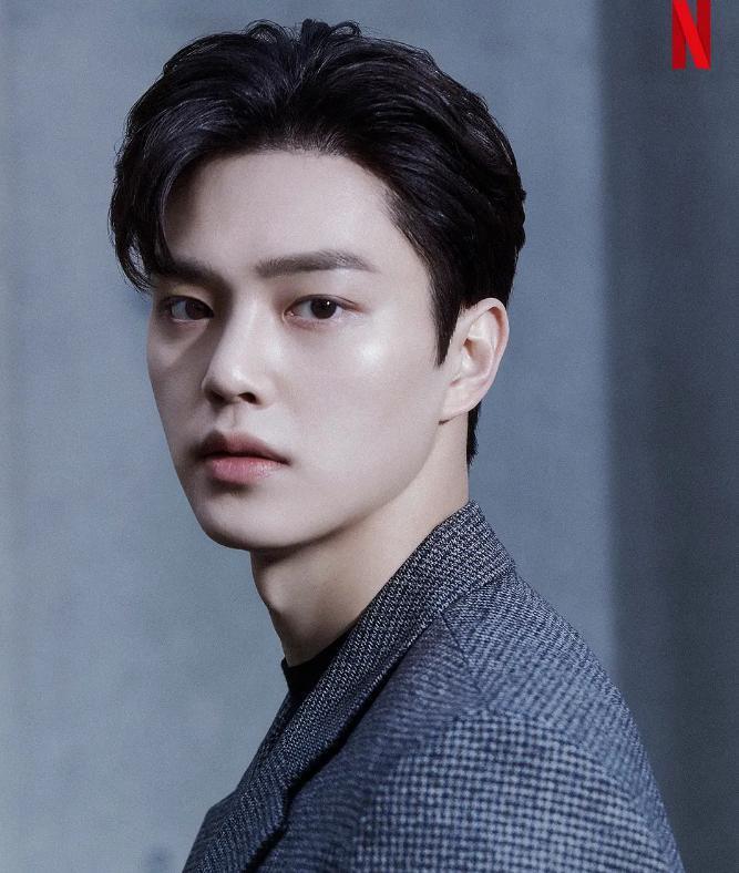 啊！刚逆回来的神颜又残了