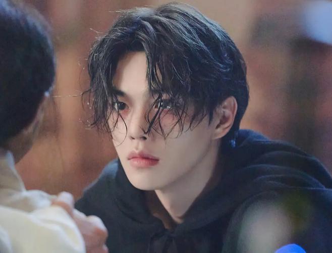 啊！刚逆回来的神颜又残了