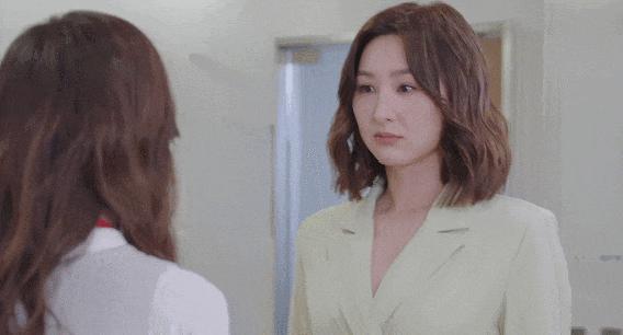 靠胸和臀上位，她把野心写在脸上，狠狠打脸内娱！