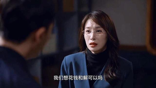 骗惨了！看了《狂飙》原著才知，傻白甜外表的高启兰才是最狠的人