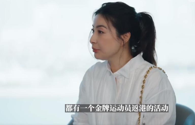 郭晶晶拍杂志大片太惊艳,真实又松弛,称不会给孩子压力