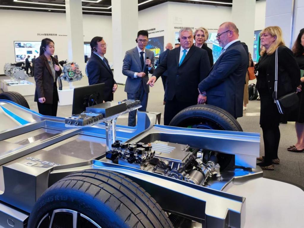 2023年终特稿·洞察世界变局中的深圳：风驰“电”掣