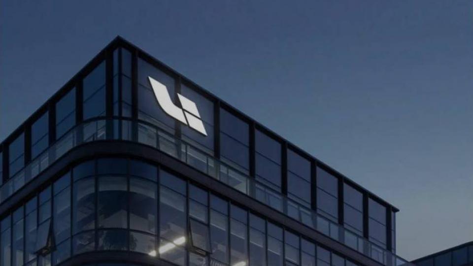 李想“假”跳楼，有人“真”着急