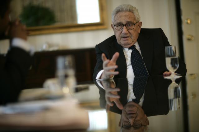 不安者基辛格：拉近两个大陆的人