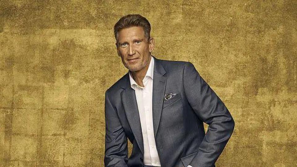 塌房了！真人秀明星深情钻石王老五人设被揭穿，实则是个滥情又抠搜的渣男.