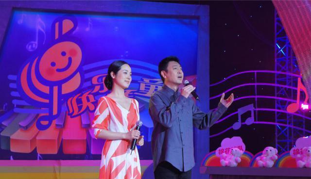 她是著名歌唱家，不惧流言嫁三婚丈夫，三年生一儿一女，如今怎样